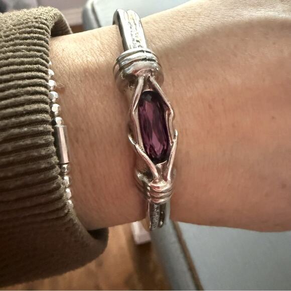 Uno de 50 Silver Hinged Purple Gem Stone Bracelet - Picture 2 of 10